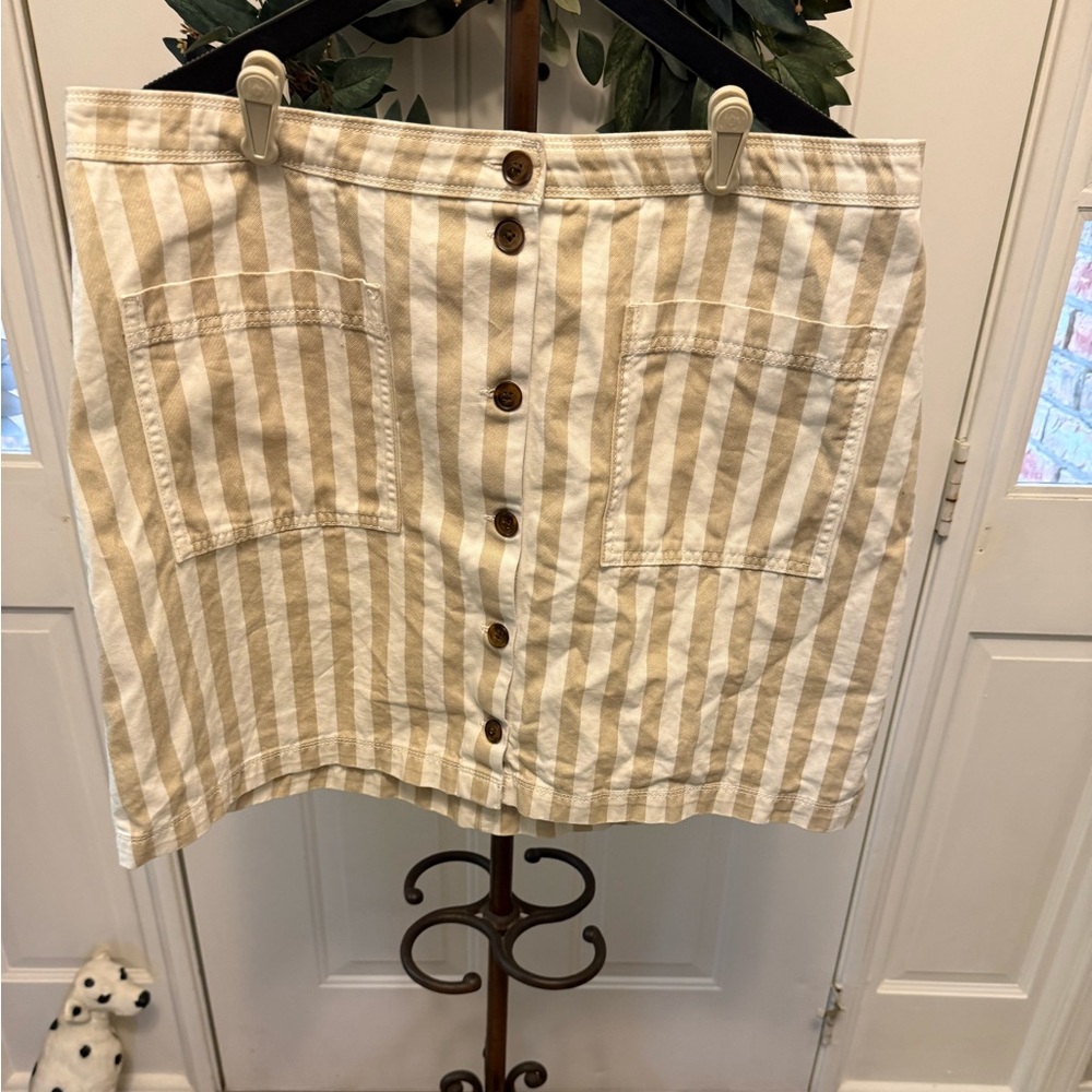 Old Navy Vertical Stripe Button Down Skirt 16